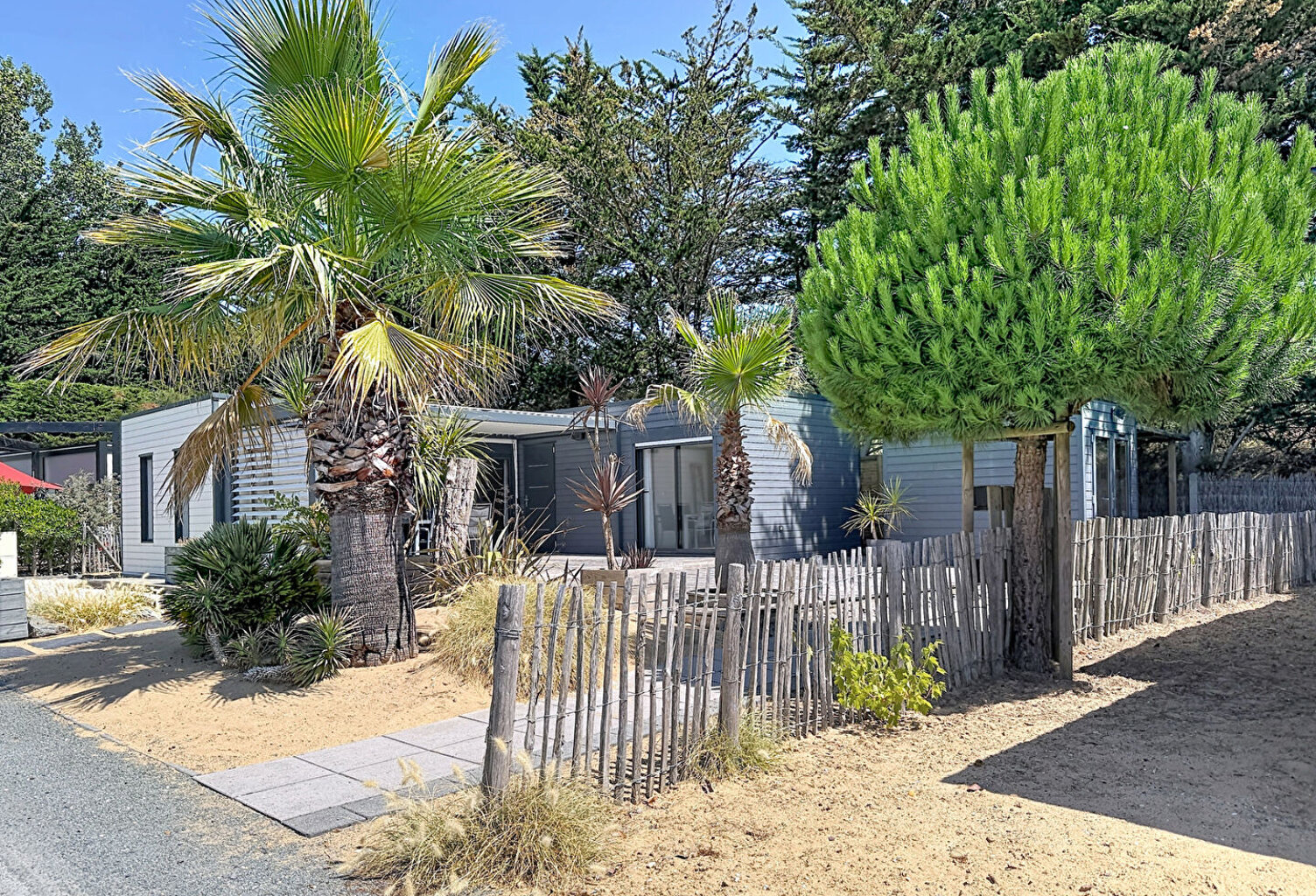 Chalet contemporain - 64m² - 2 chambres - Piscine - PRL ouvert à l'année — photo 1