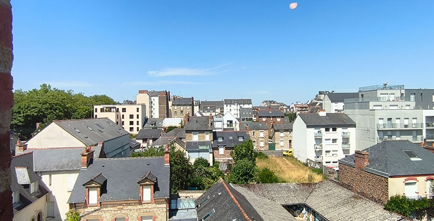 RENNES  CENTRE T2 parking dernier étage  35.97m² — photo 1