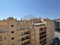 MENTON GARE ROUTIERE: SPACIEUX DEUX PIECES ETAGE ELEVE + CAVE — photo 3