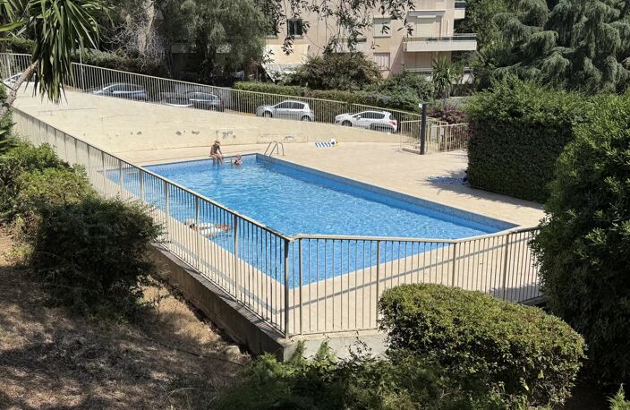 NICE-SAINT-AUGUSTIN, 3 pièces de 58 m² avec balcon, cave et plac — photo 2
