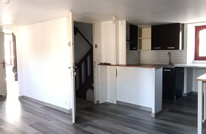 AMBON - APPARTEMENT 2 CHAMBRES - SUR LA PLACE DU VILLAGE — photo 2