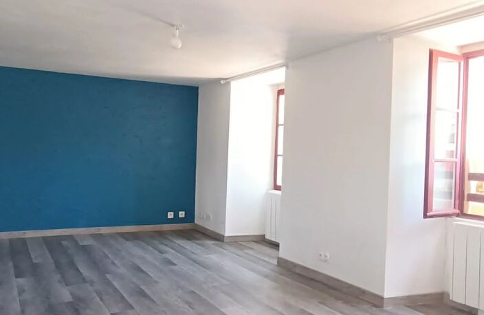AMBON - APPARTEMENT 2 CHAMBRES - SUR LA PLACE DU VILLAGE — photo 5