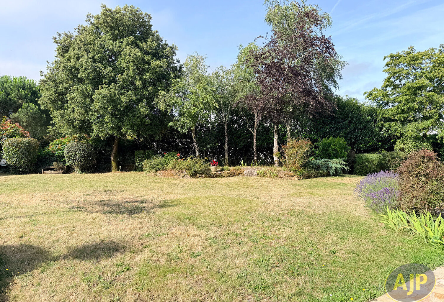 EXCLUSIVITÉ  ST HERBLAIN BOURG VASTE MAISON 4 CH + BUREAU — photo 1
