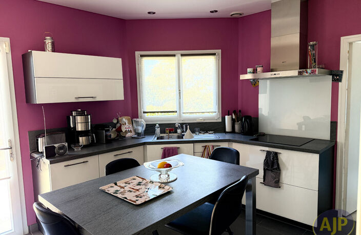 EXCLUSIVITÉ  ST HERBLAIN BOURG VASTE MAISON 4 CH + BUREAU — photo 3