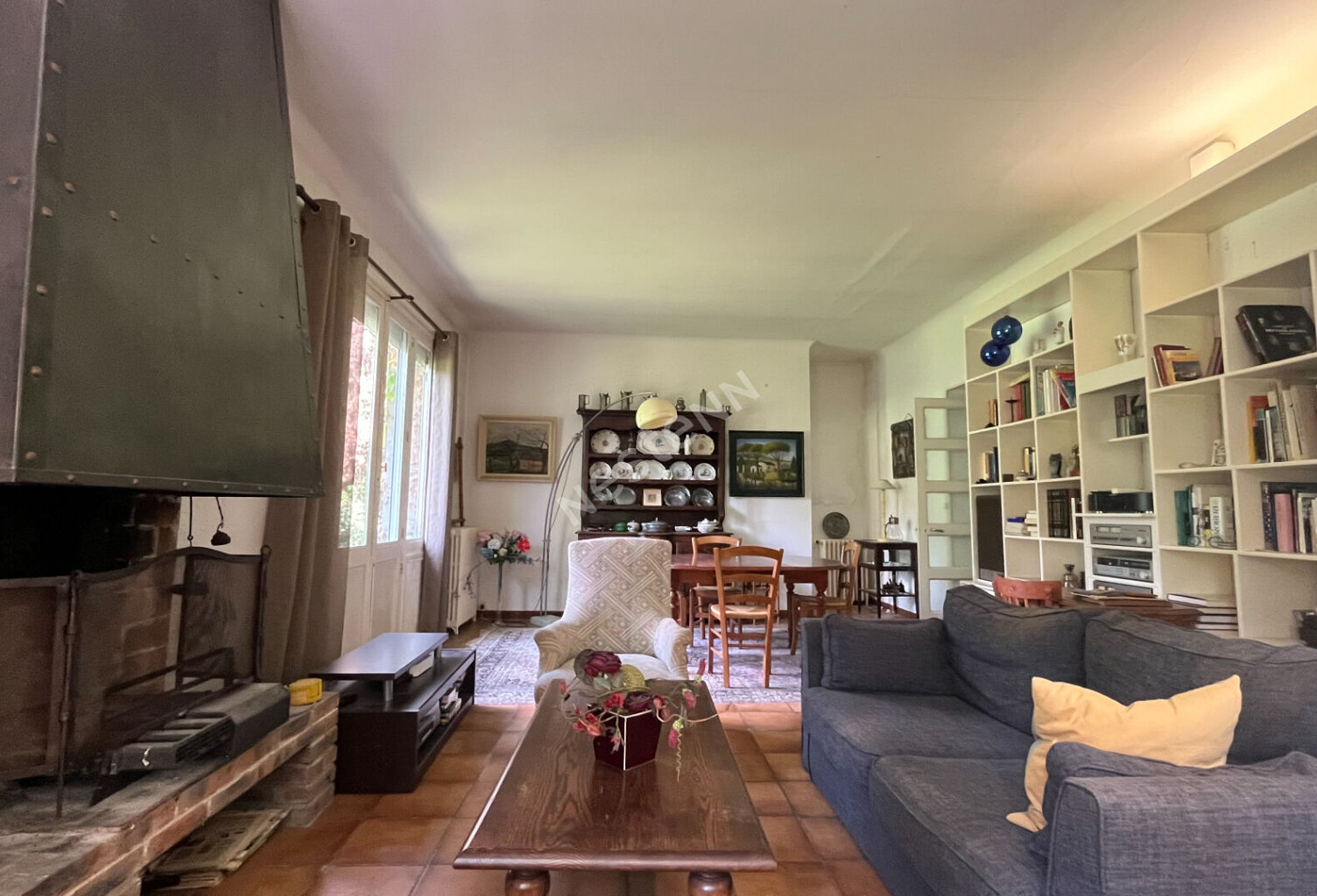 Ardèche, Privas. Spacieuse maison familiale comprenant  T2 indépendant + potentiel de création d'un 3e logement — photo 1