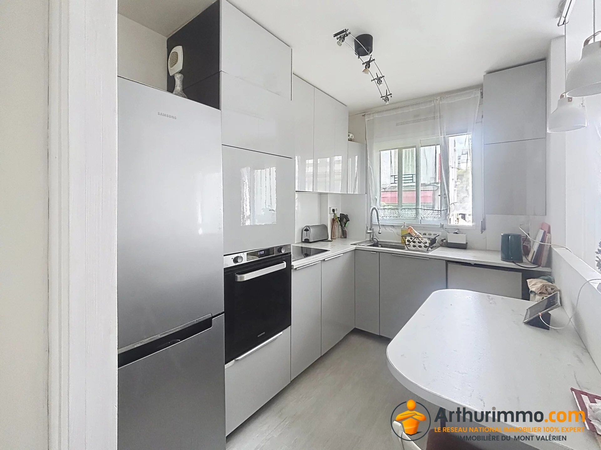 Appartement 3 pièces 42 m² · à Courbevoie · 42 m² · 302 000 €