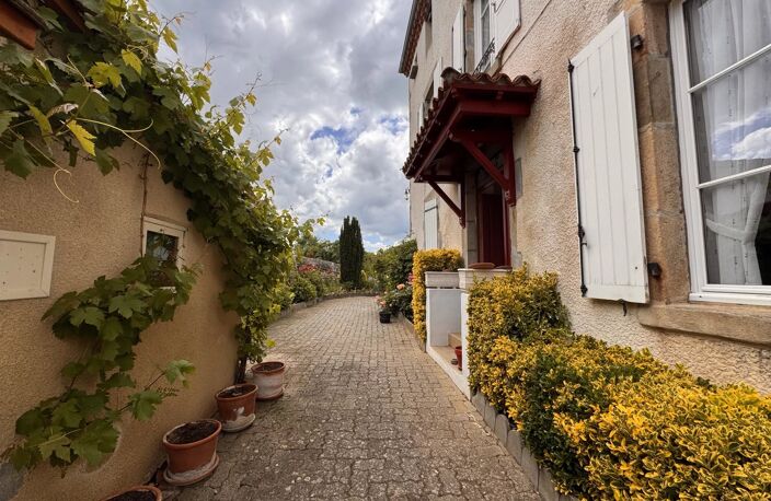 GRANDE MAISON AVEC JARDIN ET GARAGE — photo 5
