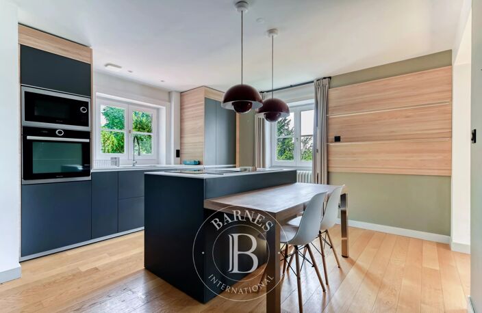 À louer – Duplex meublé d’exception de 168 m² dans une demeure bourgeoise du XVIIᵉ siècle – Écully — photo 3
