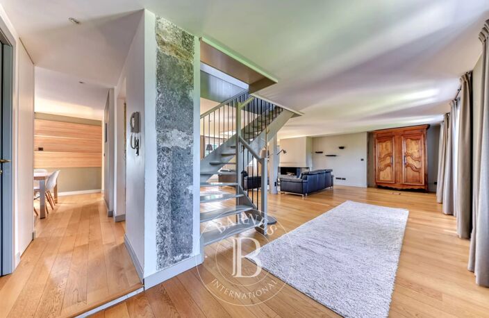 À louer – Duplex meublé d’exception de 168 m² dans une demeure bourgeoise du XVIIᵉ siècle – Écully — photo 4