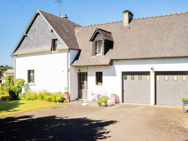 Maison de charme avec fort potentiel  145 m²  Terrain de 1 558 m²  Sourdeval (50150) — photo du bien