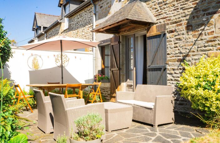 Maison de charme avec fort potentiel  145 m²  Terrain de 1 558 m²  Sourdeval (50150) — photo 2