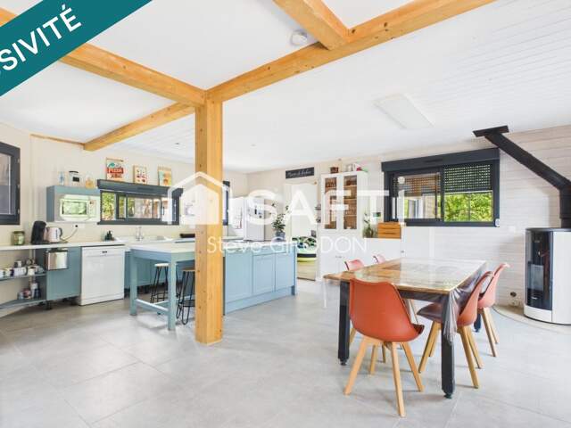 Maison récente 4 chambres sur 3 466 m² au calme — photo du bien