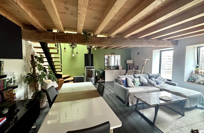 BEL ENSEMBLE IMMOBILIER COMPOSE DE 2 MAISONS EN PIERRE / TERRAIN CONSTRUCTIBLE  A  AIFFRES ! — photo 3
