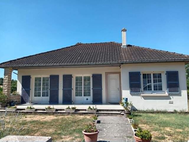 Maison 3 chambres avec belle dépendance et 4200 mé de jardin — photo du bien