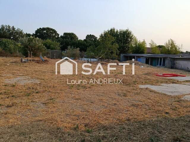 Terrain de 1005m² sur Issus — photo du bien