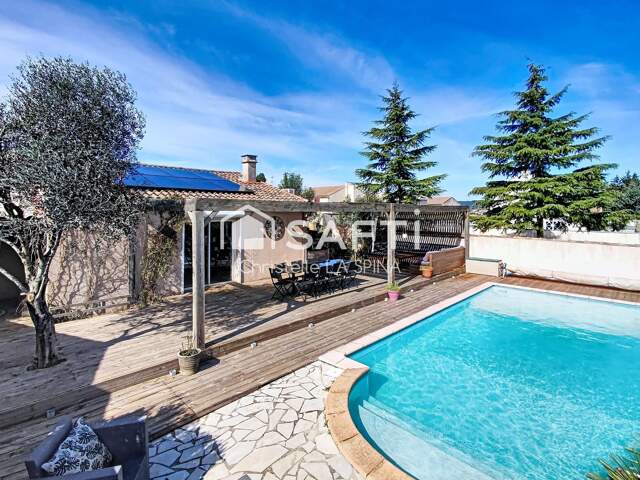 Magnifique maison lumineuse avec piscine et terrasse bois — photo du bien