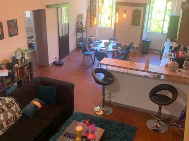 Duplex 3 chambres au cœur de Carcès  Calme et proximité des commerces — photo du bien