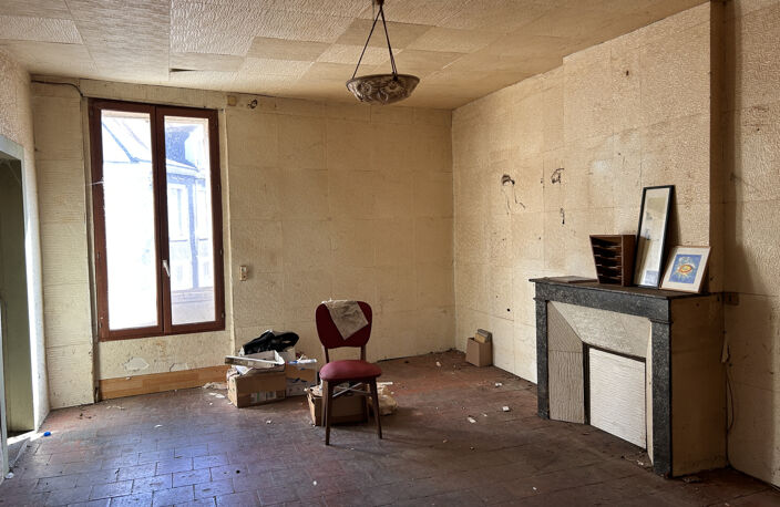 A VENDRE - Maison à réhabiliter avec jardin Argenton-sur-Cre — photo 2