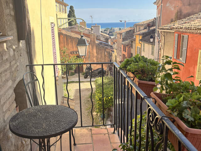 HAUT DE CAGNES MAISON DE VILLAGE 3-4 PIÈCES AVEC BALCON — photo du bien