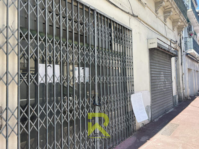Béziers centre ville local commercial de 160m2 sur une avenu — photo du bien