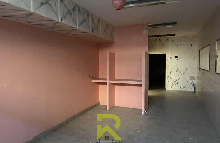 Béziers centre ville local commercial de 160m2 sur une avenu — photo 3