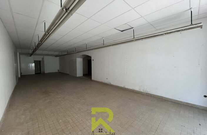 Béziers centre ville local commercial de 160m2 sur une avenu — photo 4
