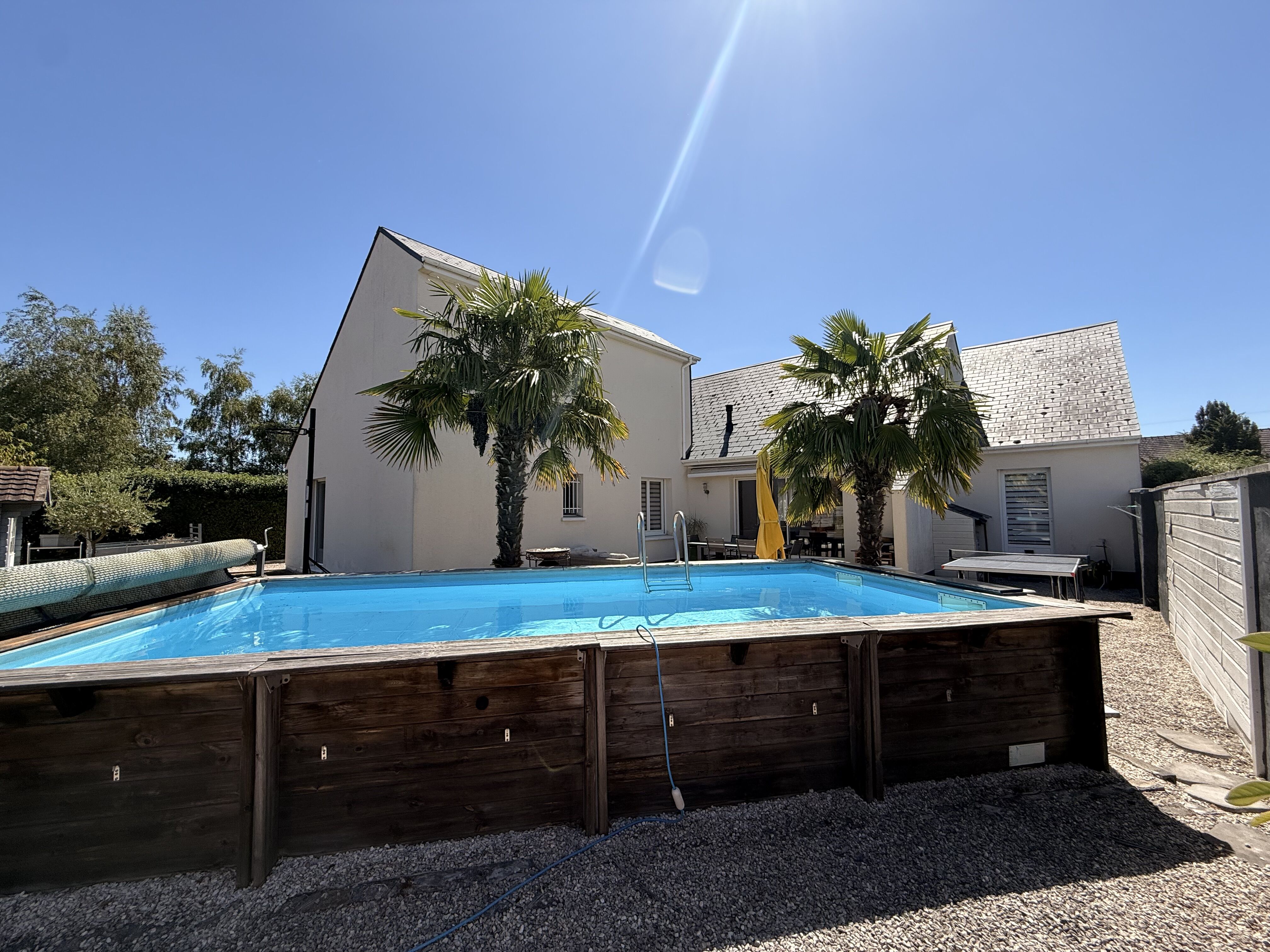 ORMES maison de plain-pied de 163,8 m2 avec piscine et grand jardin