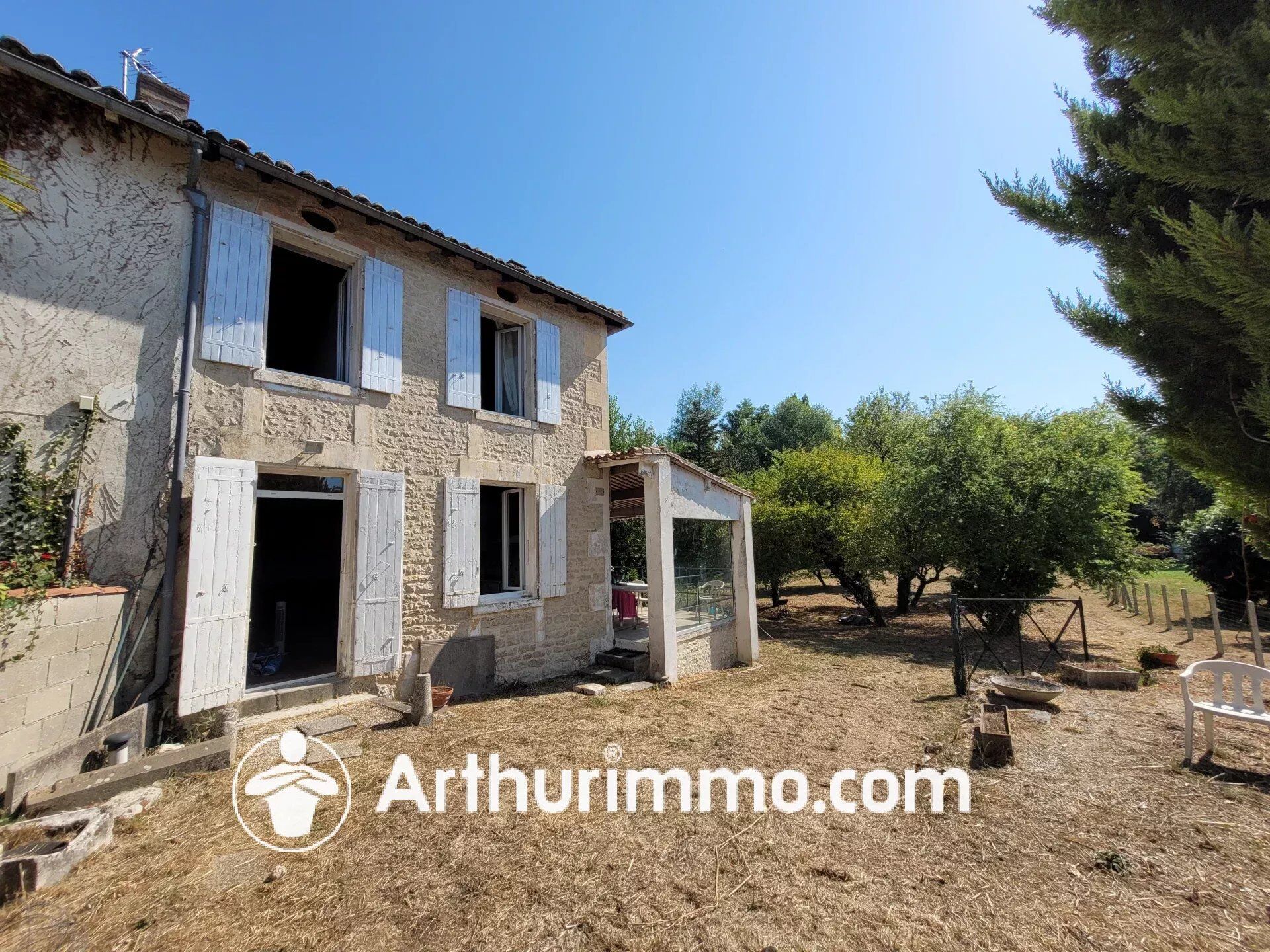 Maison 3 pièces 74 m² · à Antezant-la-Chapelle · 74 m² · 86 400 €