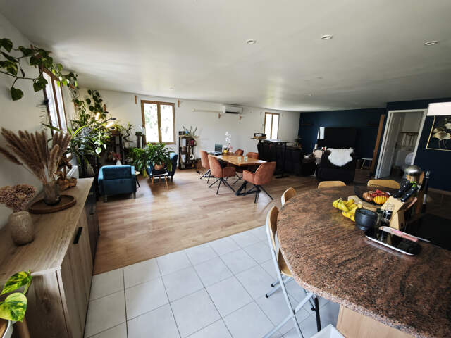 Appartement DUPLEX de 4 pièces, stationnement privée et cave — photo du bien