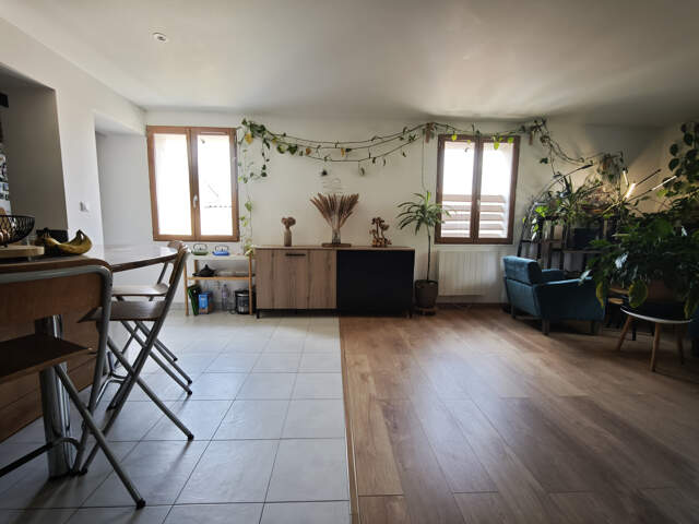 Appartement DUPLEX de 4 pièces, stationnement privée et cave — photo du bien