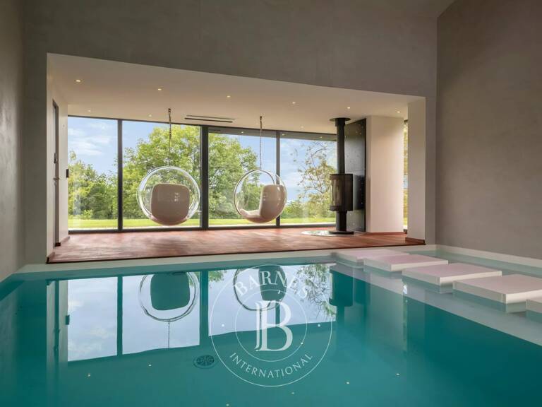 Limonest - Propriété d'exception d'environ 513 m² - Terrain de 11101 m²  - 5 suites - 1 piscine intérieure - 1 piscine extérieure — photo 1