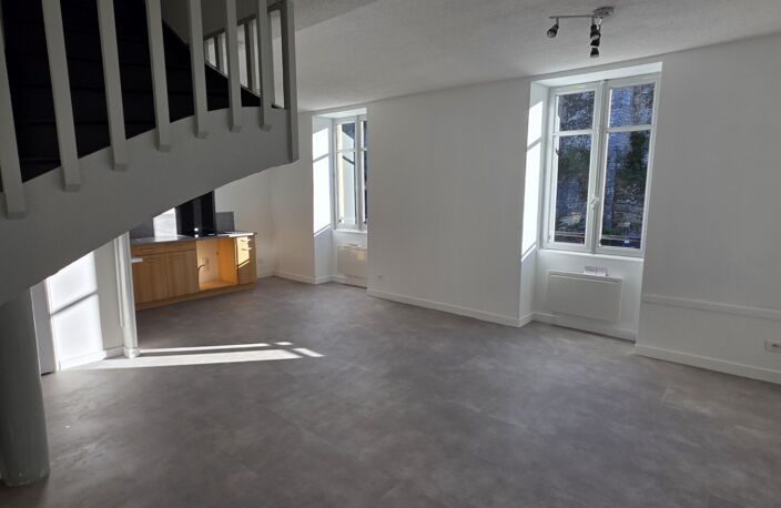 Location appartement 4 pièces 96 m² à Morestel (38510) — photo 2