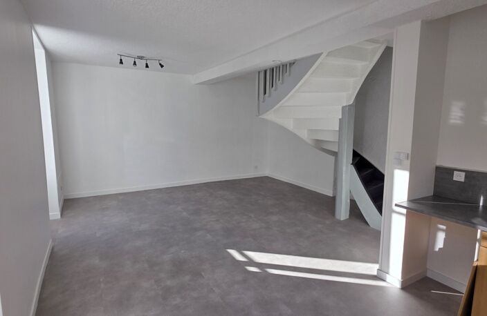 Location appartement 4 pièces 96 m² à Morestel (38510) — photo 3