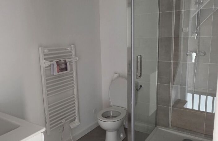 Location appartement 4 pièces 96 m² à Morestel (38510) — photo 4