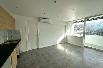 Appartement 3 pièces 911 €