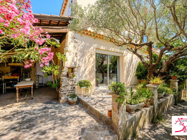 Exclusivité<br><br>Passée une belle aire de stationnement pour p — photo du bien