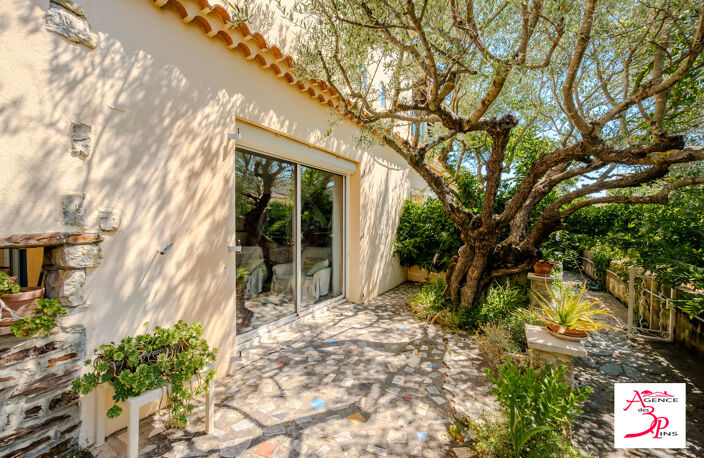 Exclusivité<br><br>Passée une belle aire de stationnement pour p — photo 2