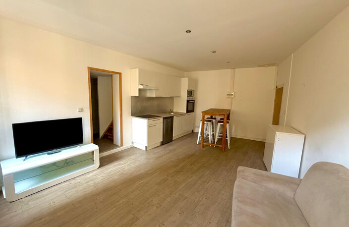 Exclusivité Menton Rue Pietonne 2p en duplex refait à neuf — photo 3