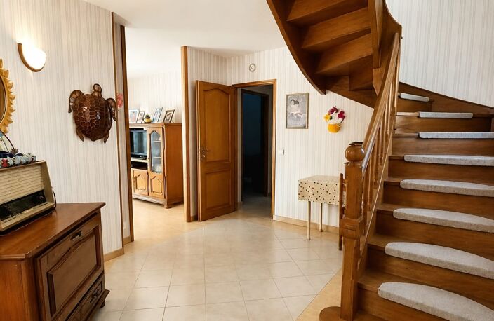Vente Maison traditionnelle 7 pièces — photo 2