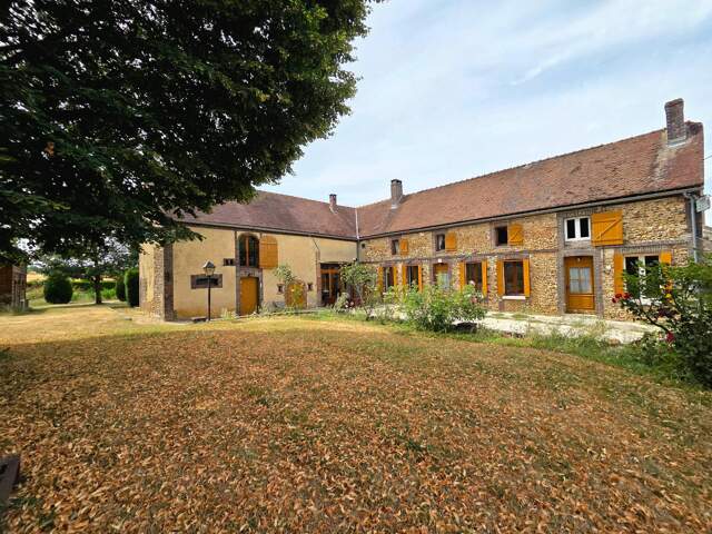 Maison de campagne en pierre avec cinq chambres — photo du bien