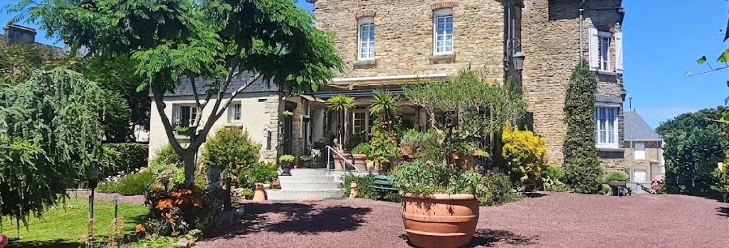 Maison 10 Pièces 268 m² à vendre à Merdrignac (22230)