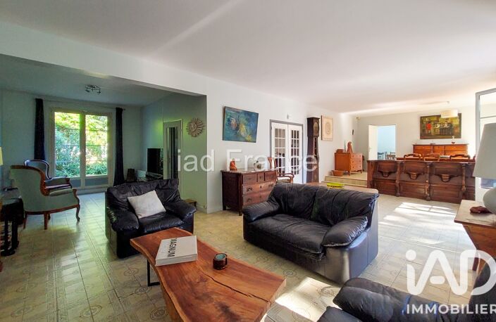 Vente Maison/villa 10 pièces — photo 2