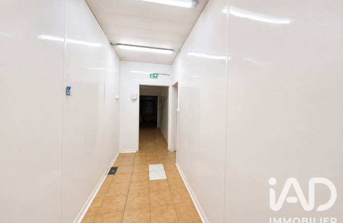 Vente Boutique/Local commercial 100 m&sup2; — photo 2