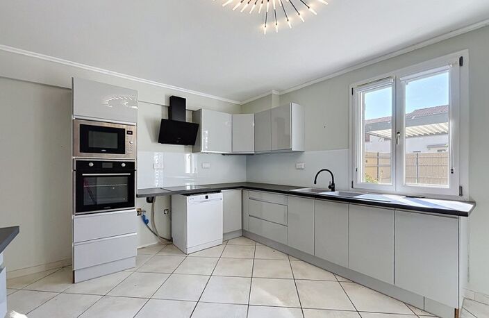 Vente maison 6 pièces 88 m² Décines-Charpieu (69150) — photo 4