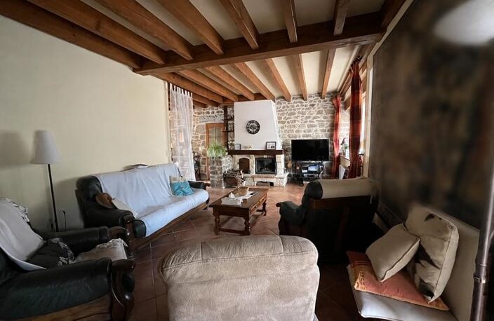 Maison en pierre de 7 pièces principales — photo 2