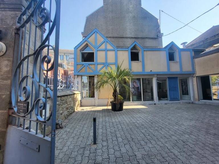 Immeuble   — photo 1