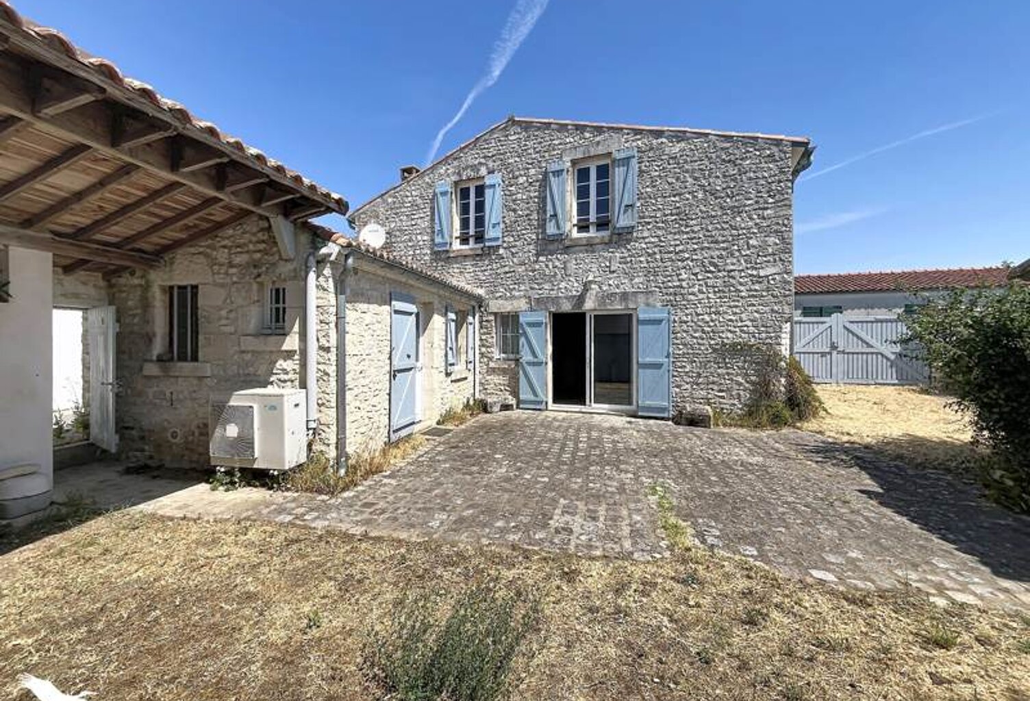 Maison en pierre de 5 pièces principales — photo 1