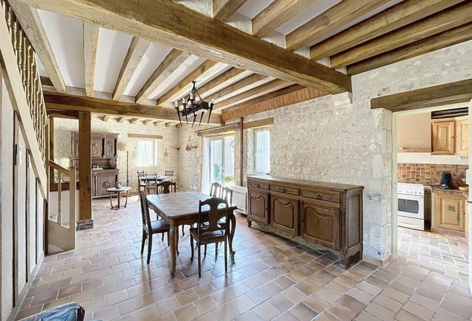 Maison en pierre de 5 pièces principales — photo 1