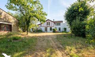 Maison 9 Pièces 270 m² à vendre à Mirambeau (17150)