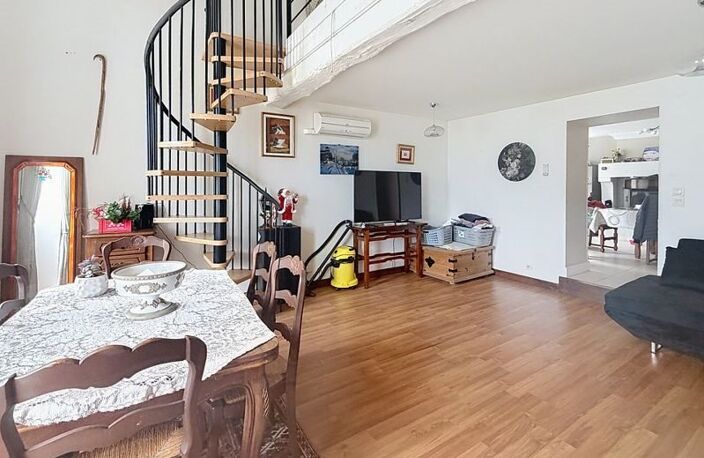 Maison en pierre de 3 pièces principales — photo 2